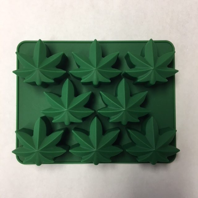 Beistle 59932 Marijuana Leaf Ice Cube Mold Silicone 8 Tray
